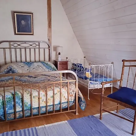 Manor House, Huge Park, Le Mans Area Holiday home *